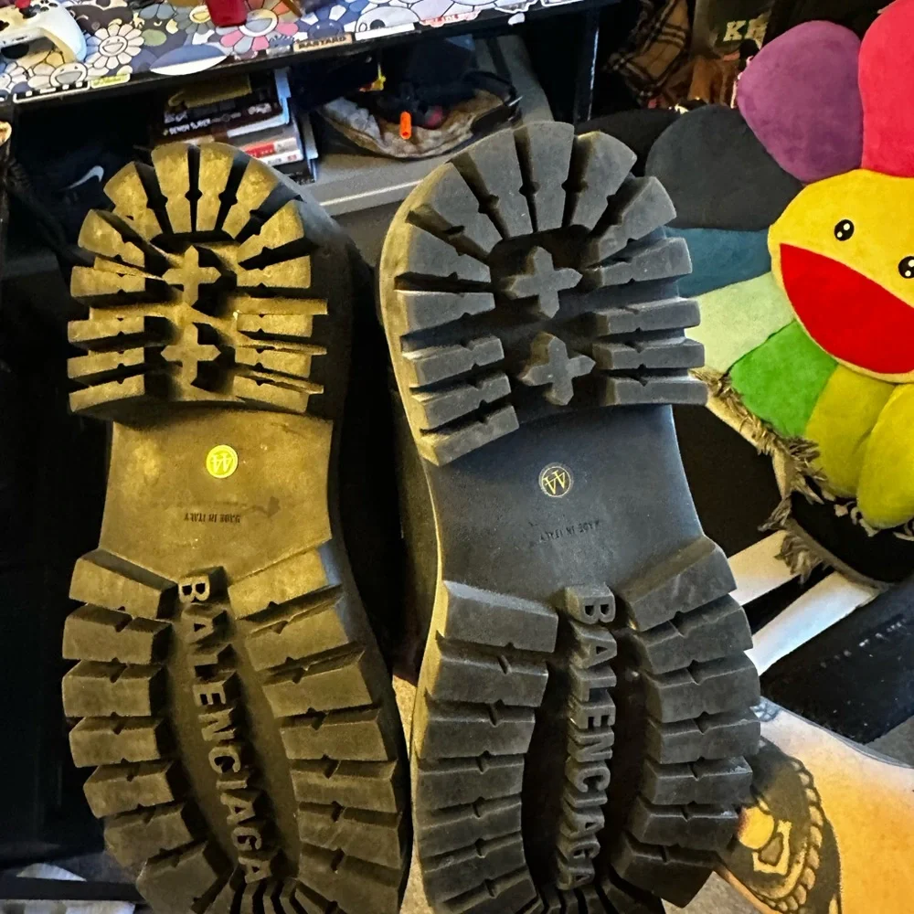 Balenciaga Black striker boots - Picture 4 of 4